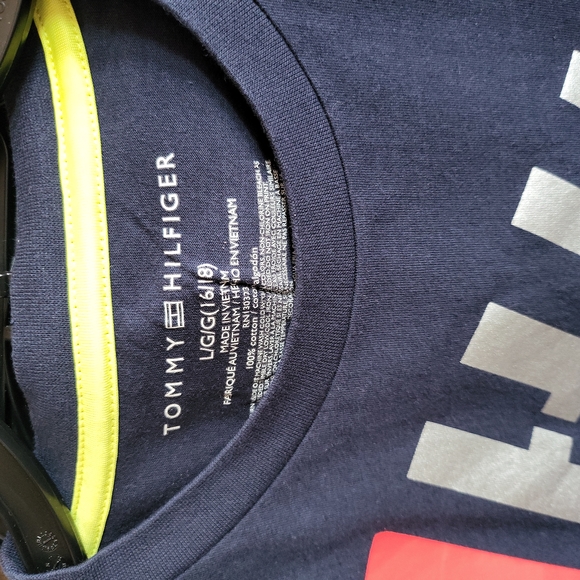 Tommy Hilfiger Boys Tee - Picture 3 of 3